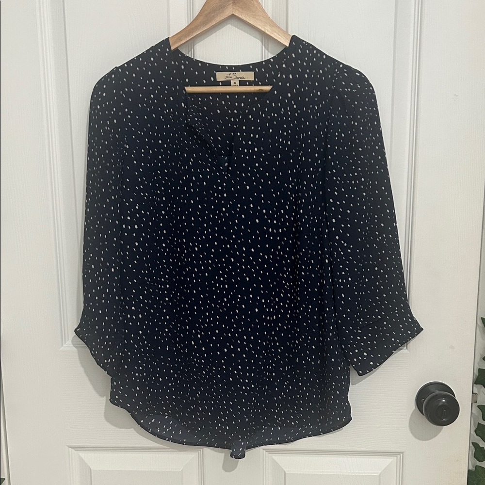 Elegant Navy and White Patterned Blouse